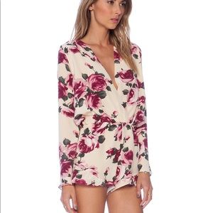 *NWT* Stone Cold Fox Love jumper size xs/s